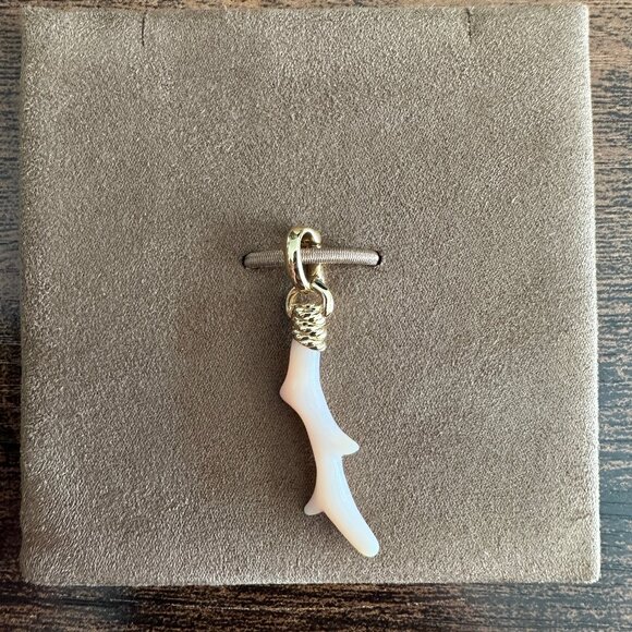 David Yurman Coral Amulet Pendant in 18K Yellow Gold w/ Pink Opal - - Picture 2 of 13